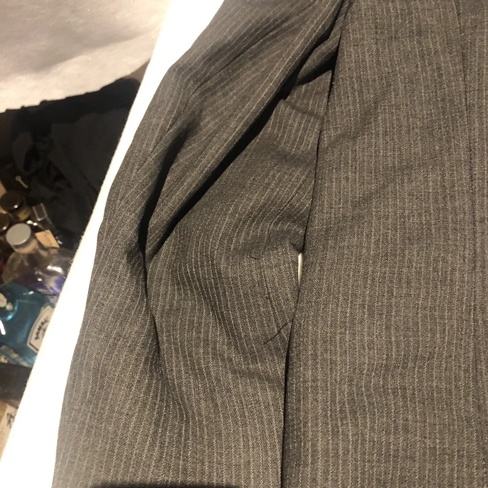 Emanuel Ungaro‎ Sport Coat 100% Wool Size 46R 40W Gray Pin Stripe Dress Holidays